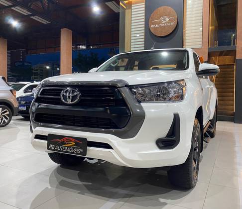 TOYOTA HILUX 2.8 D-4D TURBO DIESEL CD POWER PACK 4X4 MANUAL